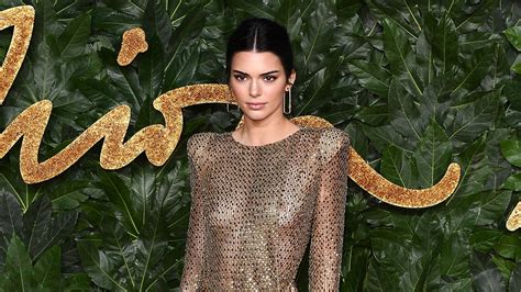 Kylie Jenner En Robe Nue A Provoqu Un Toll De Haine Photos Kylie Jenner En Robe Nue A Provoqu Un Toll De Haine Photos
