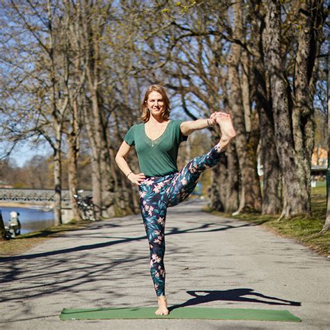 Marling Yoga Nude
