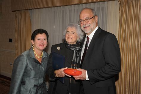 7 Ways Nancy Lurie Marks Age