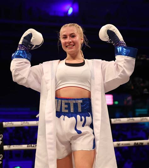 Onlyfans Astrid Wet Breaks Out Of Boxing Match Against Elbrook And Onlyfans Astrid Wet Breaks Out Of Boxing Match Against Elbrook And