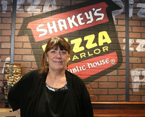 Shakeys Fairwood Pizza