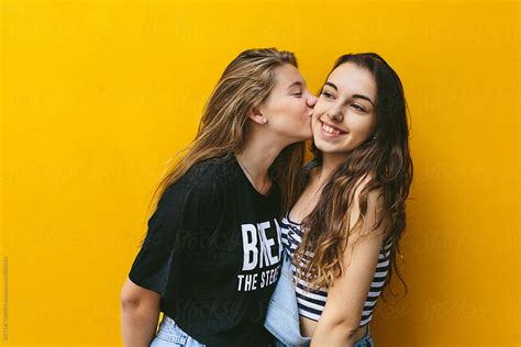 Teen Girls Kissing Telegraph Teen Girls Kissing Telegraph